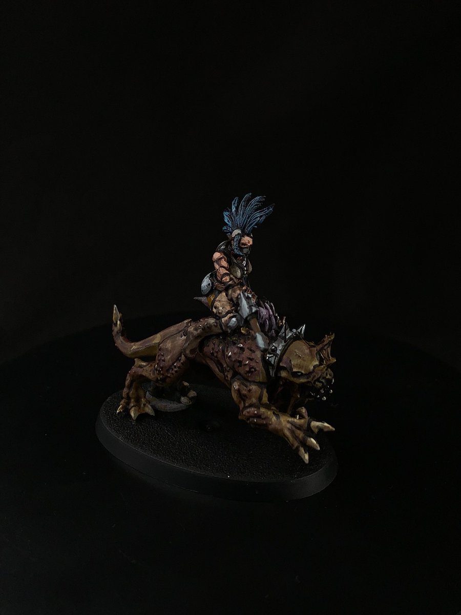 BionicSoup's tweet image. Finished off an Necromunda Escher Gang member riding a hell hound. A real wild rider. And a quick bonus 15m rainbow squig. #WarhammerCommunity #warhammer #necromunda #eschergang #warhammer40k