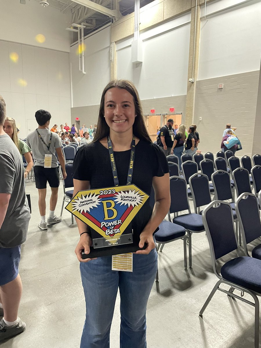 lchstiller's tweet photo. Someone’s bringing home 1st in the nation for 11th Grade Agriscience! https://t.co/9RxEhlR9Hs