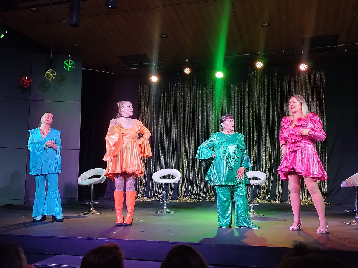 Que buena obra, el teatro es un plan que debemos hacer siempre 👏👏👏 #CalienteCaliente recomendadisima 😊🤗 <a href="/teatrobelarte/">Teatro Belarte</a>