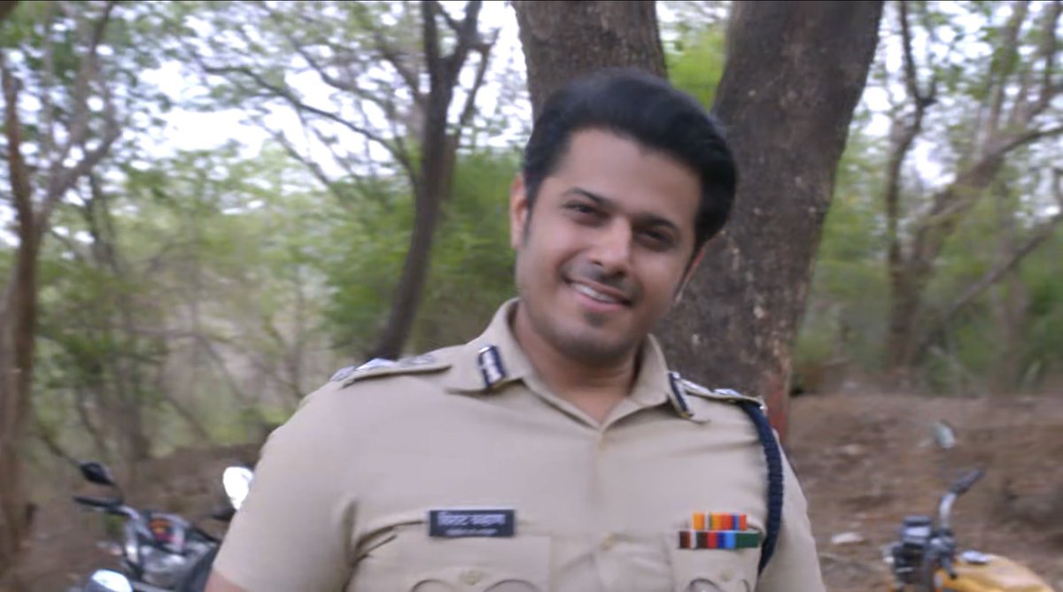 CantStopTruth2's tweet photo. When the heart misses someone, we start imagining them everywhere!
#HumneinKyaMaanga
#AurHumeinKyaDiyaGaya
#WastedYear
@neilbhatt4 @StarPlus @rajeshramsingh @pradeep1staug
You aim to disappoint!
#GhumHaiKisikeyPyaarMeiin https://t.co/xqXBs1V2Gu