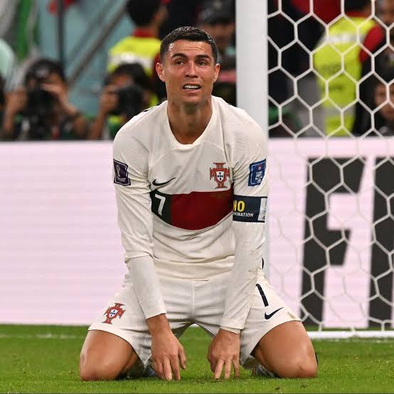 FCB_vs_RMA_ARFS's tweet photo. Cristiano against mighty Bosnia &amp; Herzegovina in Portugal's 3-0 win:

• 90 minutes playes
• 0 goals
• 0 assists
• 1/3 successful dribbles
• 0/1 accurate crosses (0%)
• 2 offsides

Oldie still got it!🔥🐐

#JH10 https://t.co/wfAvKxgMaF