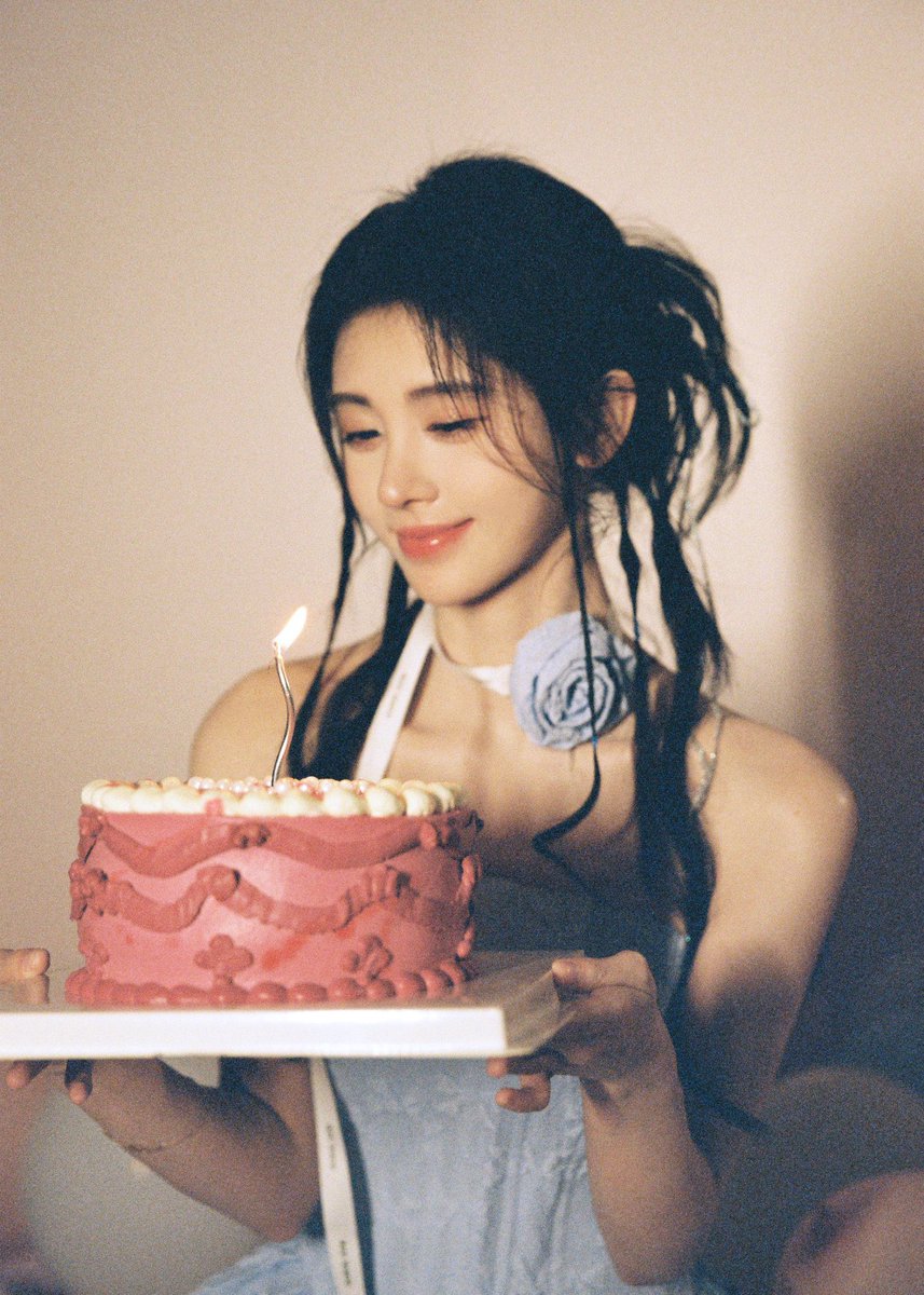 mal__t's tweet image. #鞠婧祎0618生日快乐 ♡