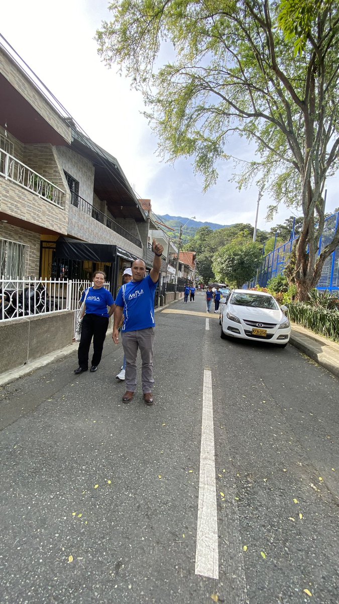 deisysuarezac's tweet photo. Desde Copacabana el @PartidoMIRA avanza en los territorios Ⓜ️

Vistamos el barrio las Vegas, Villanueva y la Pedrera, solo faltas tú 🫵🏻

@CalyMauricio @FelipeBetancurC @Virguez @AnaPaolaAgudelo @irmalherrera @carlos_guevara https://t.co/b9gDoz7tex