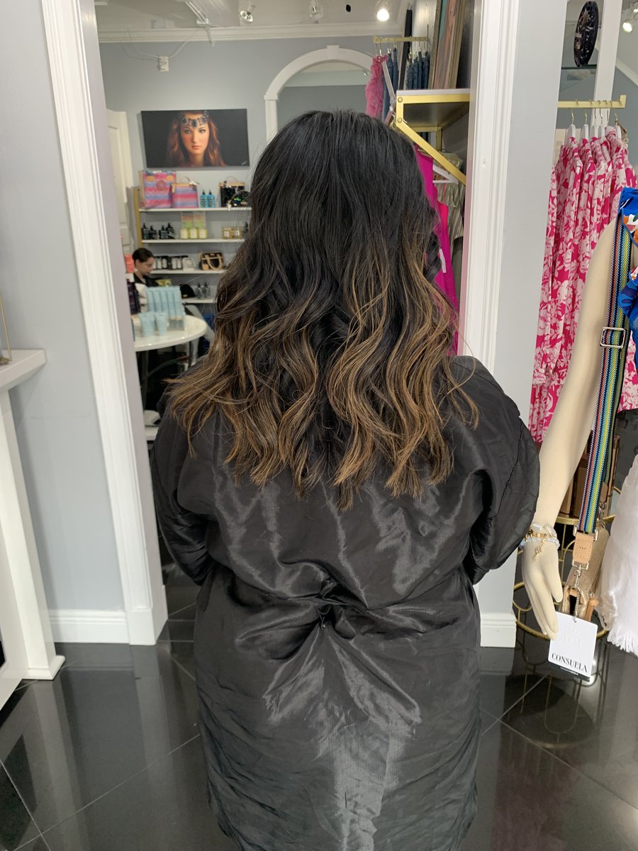 Alisha had a dream blow dry style with Ava!  Alisha plans on visiting Lavish again when she moves back to Houston. 

#drybarthewoodlands #hairextensions #houstontx #wella #olaplex #tomballhairstylists #htx #houstonsalon #nbrextensions #salonthewoodlands #springhairstylist