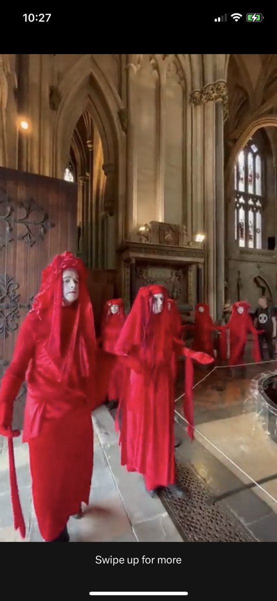 This is the Bristol Climate Choir. What in the cultish world is that?? #BristolCathedral #bristolclimatechoir #climate #ClimateCult #ClimateDoomsdayCult #ClimateScam