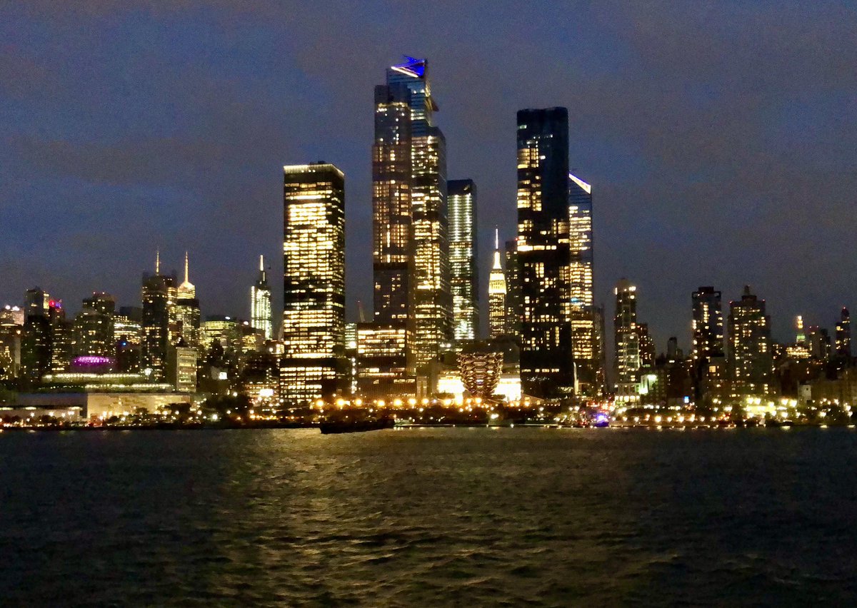 WeLoveVikingUK's tweet photo. This was our view looking back over the #NewYork skyline as we sailed out in 2019 on the #VikingSun excited to be returning in a few days on the #VikingNeptune to #cruise up to #Montreal 🗽🍎
#easternseaboardexplorer
#vikingcruises
#MyVikingStory
#wanderlust #bigapple https://t.co/OQ7PBWfGp8