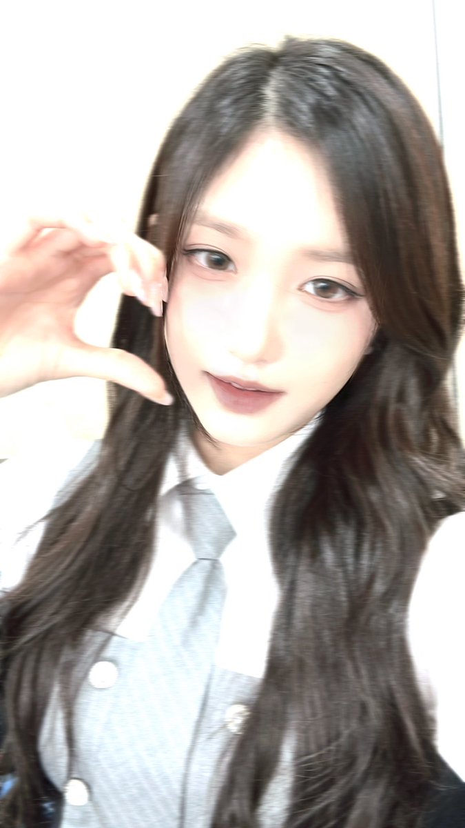 IVE_twt's tweet photo. 우리 다이브밖에 없엉🥺🥺🫶🏻🩷

#IVE #아이브 #LEESEO #이서 https://t.co/bgbXUFiOlU