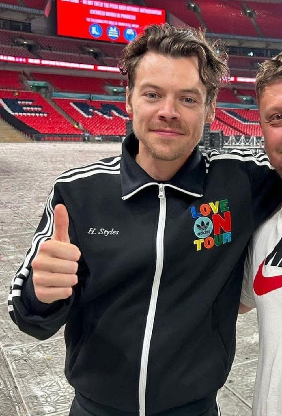 HARRY STYLES TOUR 23 パーカーAAA パス　スタッフ Harry Styles Updates. on X: 