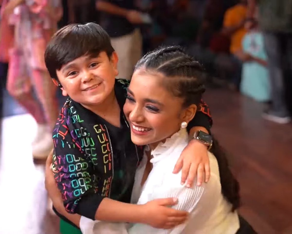 TriptiGupta79's tweet photo. Mera chota sister ๐ฅน
Please support my sister ๐ค๐ผ๐ฅน๐ซ
Abdu ๐ซถ๐ผ
#SumbulTouqeerKhan #AbduRozik #SumDu https://t.co/yhTKItyB12