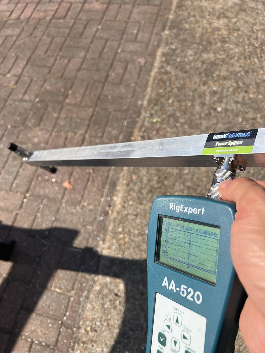 A 2m 4 port power dividers being tested before dispatch. Sweep from 140MHz to 148MHz #144mhz #hamr #hamradio #AmateurRadio #antennas innovantennas.com