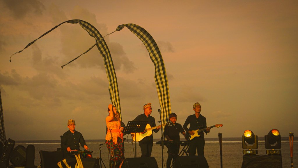 Stavian Friends and Band at Nusa Dua, Bali
#Stagephotography