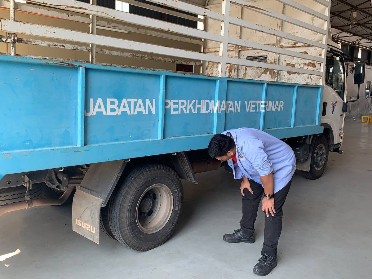 jkrckmintern's tweet photo. Rabu 14/6/2023

- Visual inspecting after repair and replacement maintenance service for Jabatan Perikanan vehicle.
- Visual inspection (replacement new tire) for Jabatan Perkhidmatan Veterinar

@EnCiK_JM1
@JKRCKMKedah
#internfebjun2023 
#ckmkedah https://t.co/XPFcUhs4qP