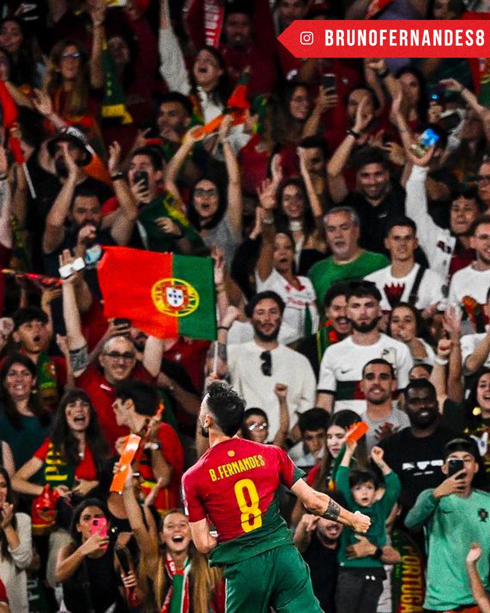 ManUtd's tweet photo. Pulling the strings ✨

@B_Fernandes8 bagged two goals and an assist in @SelecaoPortugal's 3-0 win last night 👏🇵🇹

#MUFC https://t.co/hEJjjjBD1z