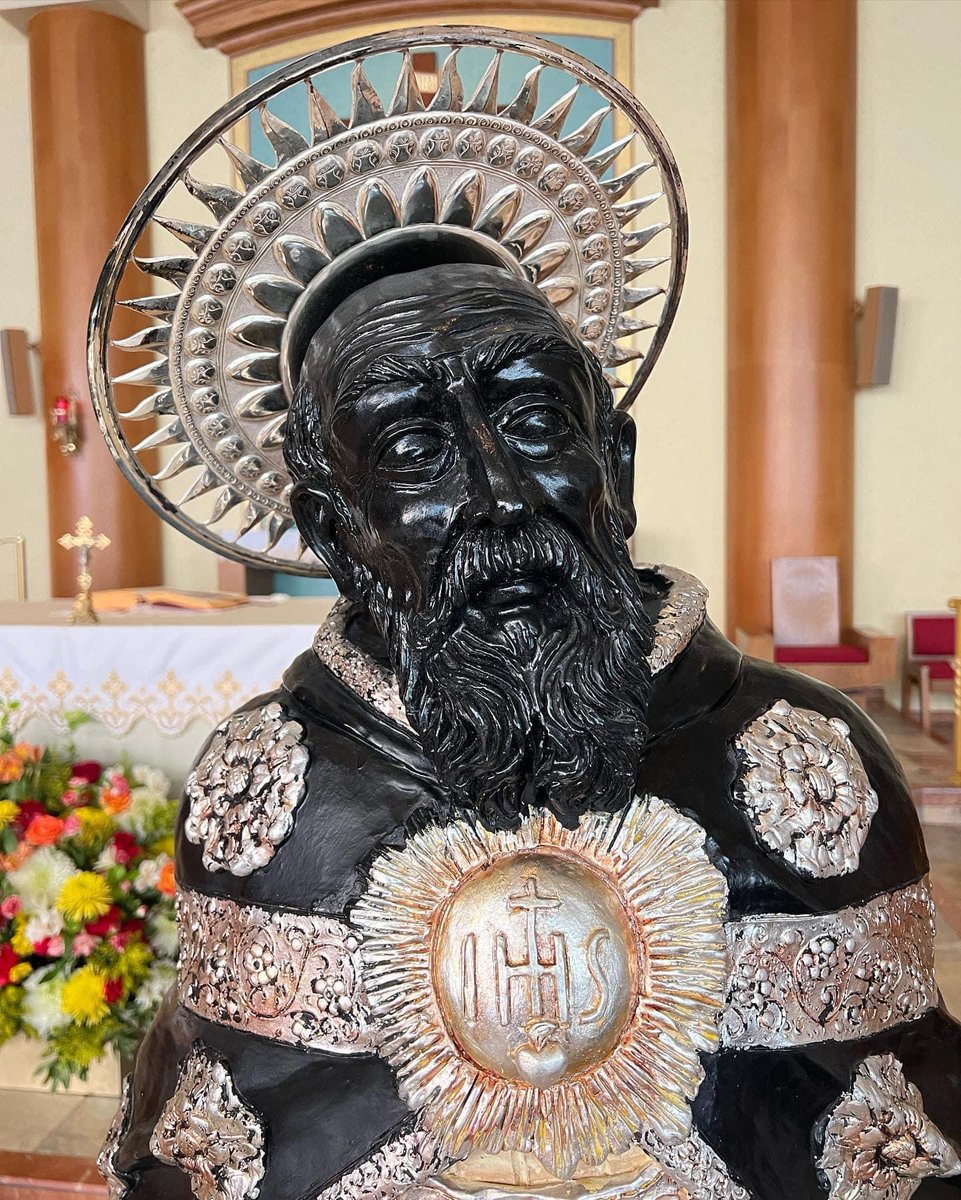 Statue of San Calogero di Naro at Saint Mel’s Roman Catholic Church in #Flushing, #Queens.  He is the #PatronSaint of Naro (Provincia di Agrigento) in Sicilia.  He is a very close copy to the statue they have in Naro. “Viva Diu e San Calò!”  #FeastDay #AtTheTableWithTony