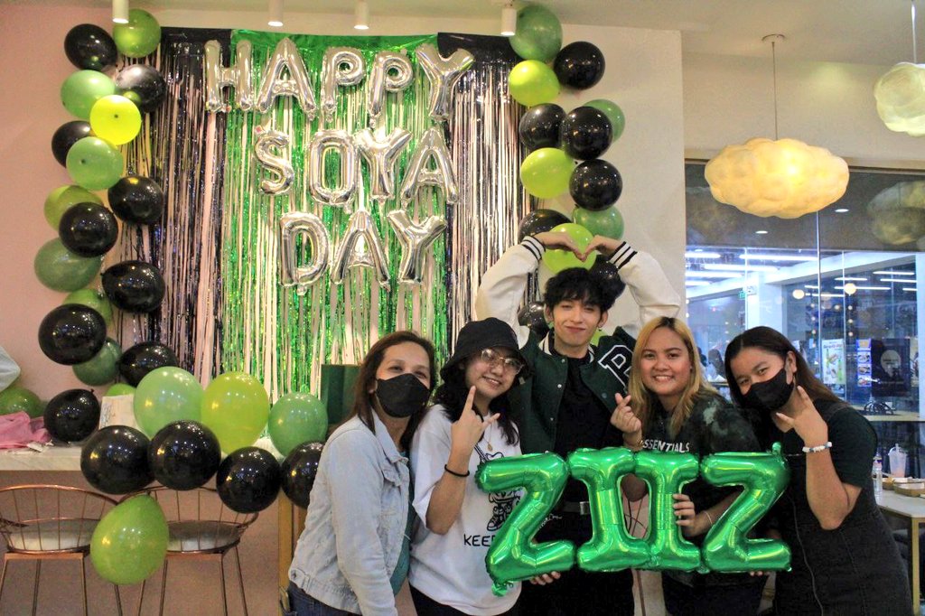 z2zrozes's tweet photo. Thank you so much @theguss_org for your support sa 1st ever Cupsleeve event ng Roze! We appreciate the prizes and your interaction with the fans 🥹🫶
#PPOPGUSS #Z2Z #ZerotoZillion #PPOPDuoZ2Z #Z2ZwithROZES #Roze_Z2ZSoya #Z2ZSoya https://t.co/KOwIV17k8t