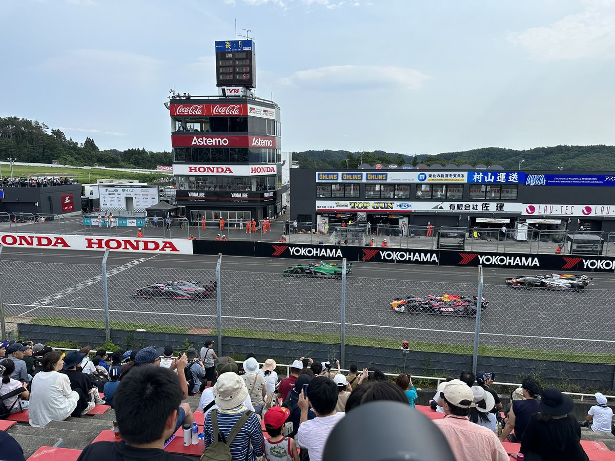 すずちゃんお疲れ様！
気温もレースも熱かった！！
#sf 
#富田鈴花
#サーキットで会いましょう