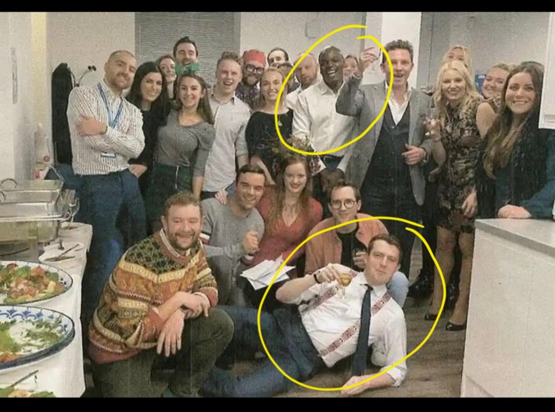 Jeanett60383324's tweet image. Lord @ShaunBaileyUK (standing) failed charity boss, 3 failed attempts to be an MP &amp;amp; London Mayor. Resigned from police commission due to #Partygate. Was given Peerage by Johnson🤨
On floor is Ben Mallet political campaign advisor at @TheMessinaGroup given OBE by Johnson
#pisstake