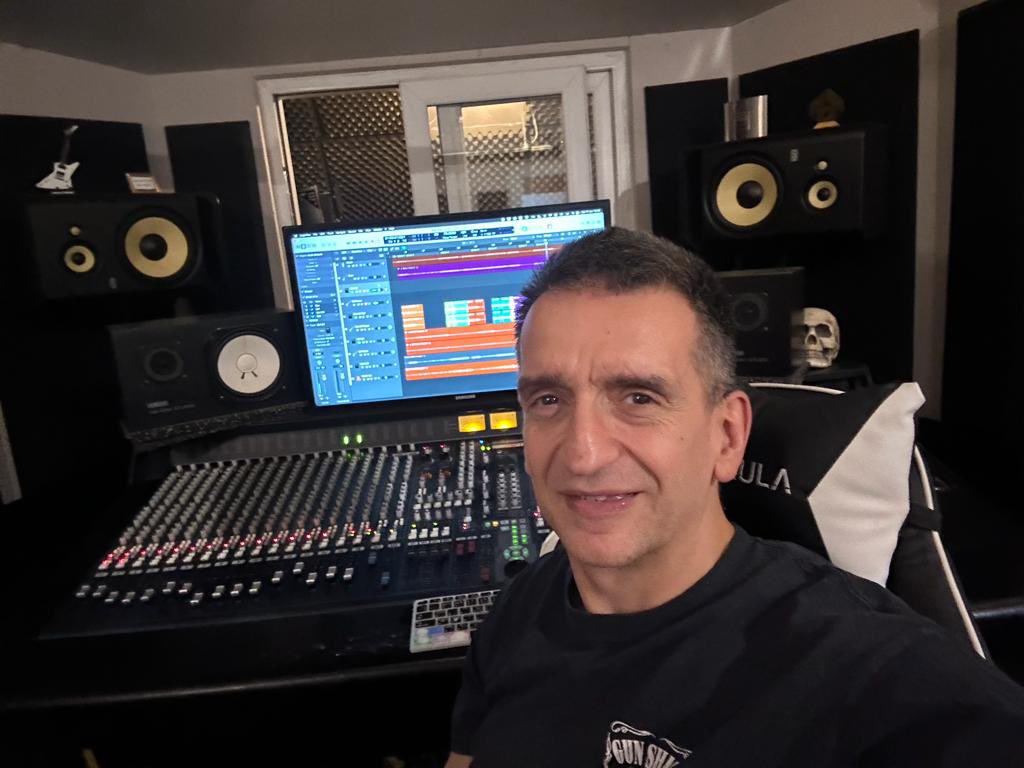 BonaFideStudio's tweet photo. Happy Father’s Day to all #musos dads and father figures. Get our special taken of gratitude for everything you do and book ANY of our services today #recording, #mixing, #mastering, #soundengineering #tutorial, #musicproduction or #bandpractise with 10% off
PromoCode: DADBFS2023 https://t.co/UplJasRuQL
