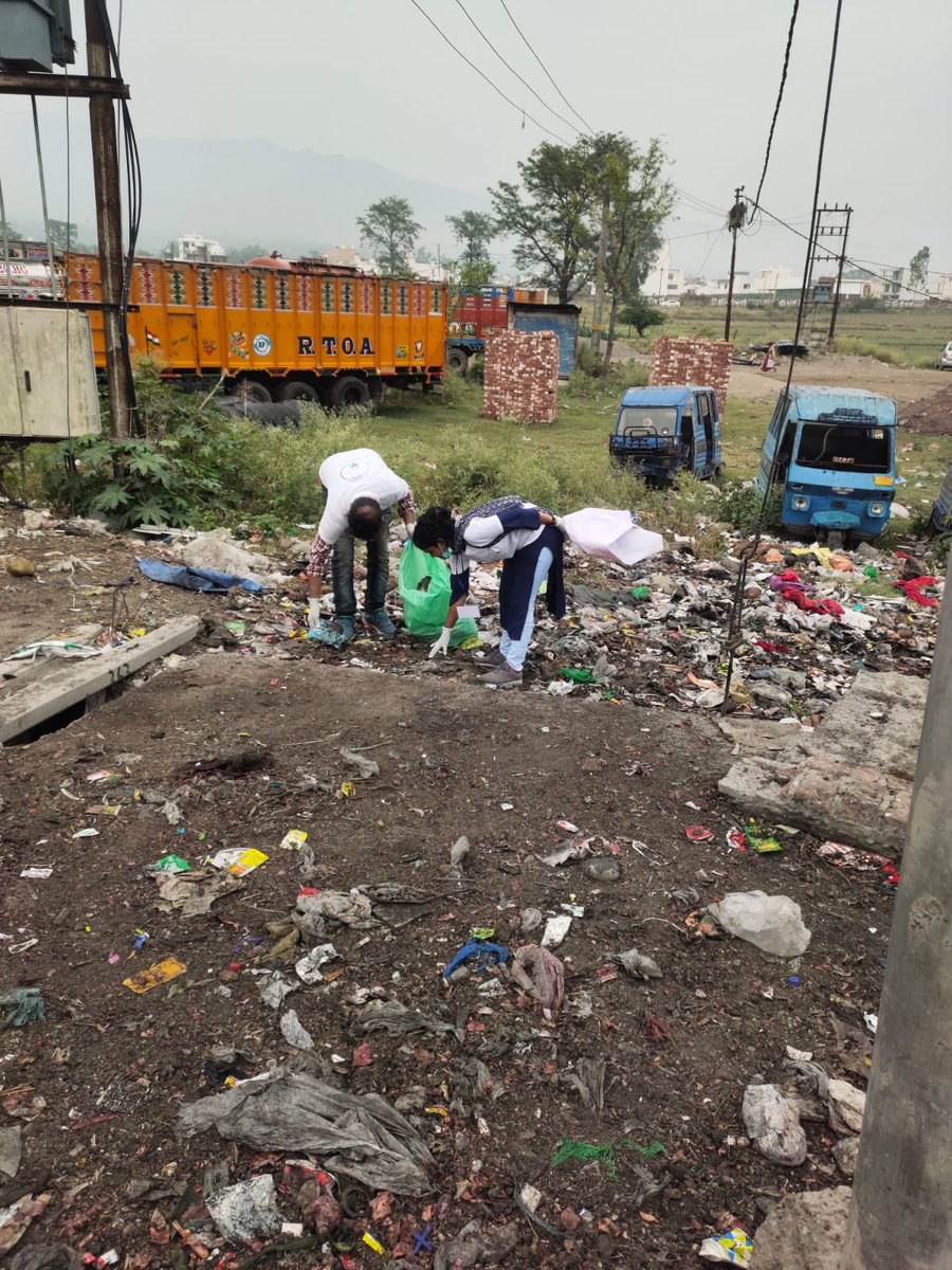 SisSwayambhu's tweet photo. Small contribution by us in the cleanliness drive organised by Rishikesh Nagar Nigam.
#Cleanlinessdrive #SwachhSurvekshan2023 #Rishikesh #NagarNigam #PlasticFree #UpcyclePlastic https://t.co/jwgFH53UXX