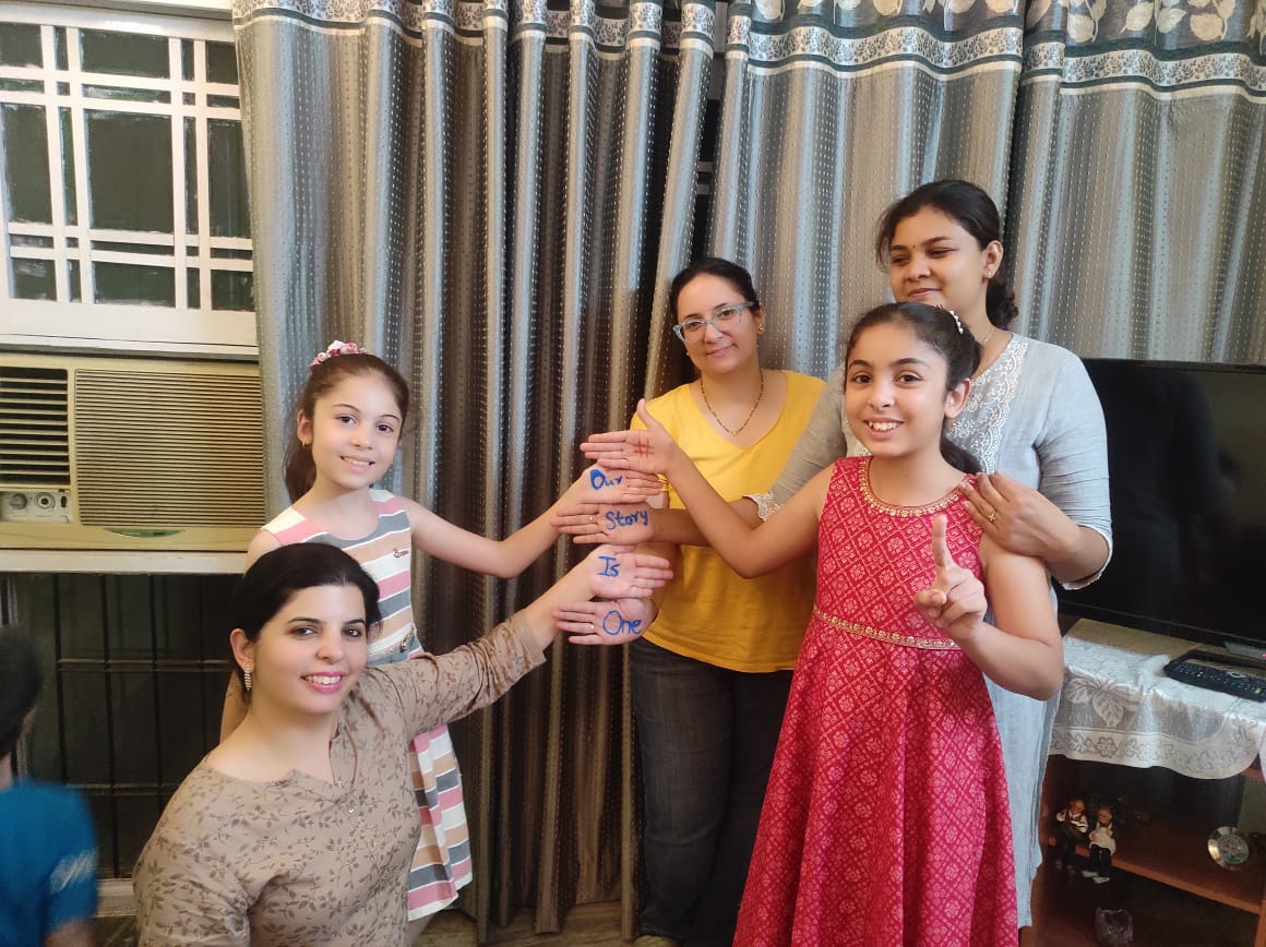 BahaiOPAIndia's tweet photo. A devotional gathering in Lucknow, India, to commemorate the 40th anniversary of the execution of 10 Baha'i women in Shiraz, Iran.
#OurStoryIsOne #bahai #bahaifaith #iran #humanrights #women_of_iran #womenofiran #equality #genderequality #womenrights #shiraz https://t.co/DHEbFOvVkI