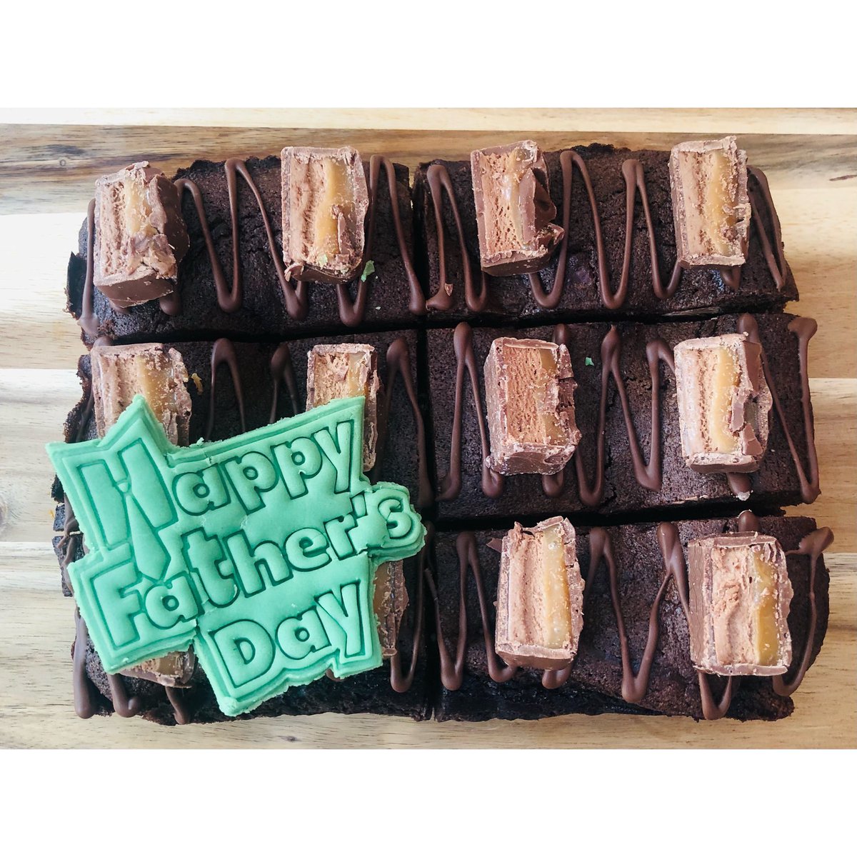 JoHammo21979465's tweet image. Mars Bar Father’s Day brownies will be being tucked into day 👍🏻 #marsbar #brownies #milkchocolate #fathersday #gifts #ediblegifts #foodie #foodporn #food #postalbrownies #localdelivery #cafe #coffeetime #cupoftea #homebakingbusiness #lovetobake #homemade