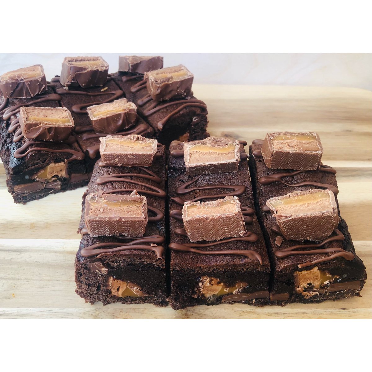 JoHammo21979465's tweet image. Mars Bar Father’s Day brownies will be being tucked into day 👍🏻 #marsbar #brownies #milkchocolate #fathersday #gifts #ediblegifts #foodie #foodporn #food #postalbrownies #localdelivery #cafe #coffeetime #cupoftea #homebakingbusiness #lovetobake #homemade