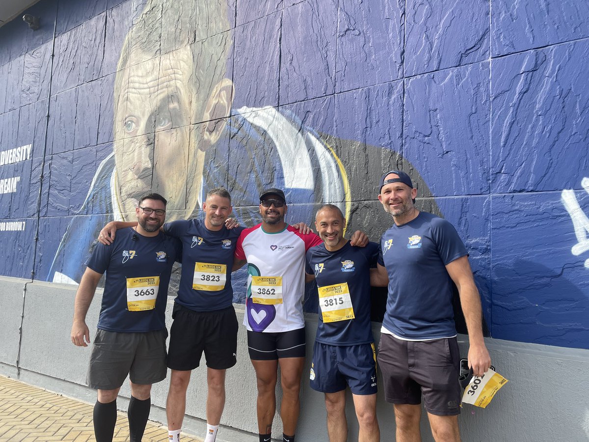 Good luck especially to Zane Tetevano as he runs for <a href="/CHSurgeryFund/">Children's Heart Surgery Fund</a> - you can sponsor him at justgiving.com/page/zane-tete…