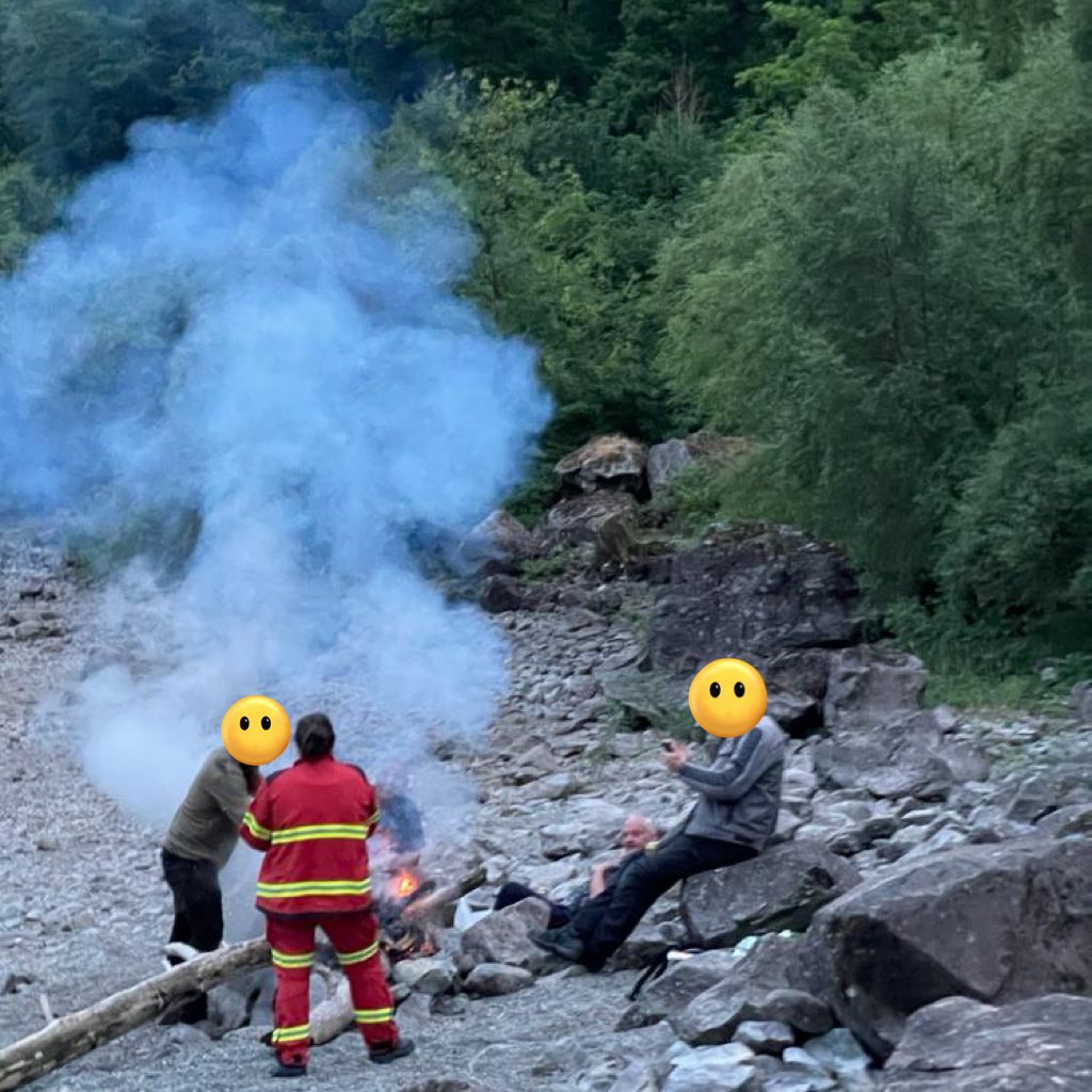 NYorkshireTony's tweet image. Big thanks again to our colleagues at @CumbriaFire who alongside our team, engaged with people who were putting the landscape in danger last night.   Offending individuals were made to extinguish their Fires and BBQs, made to collect their litter and to move on.