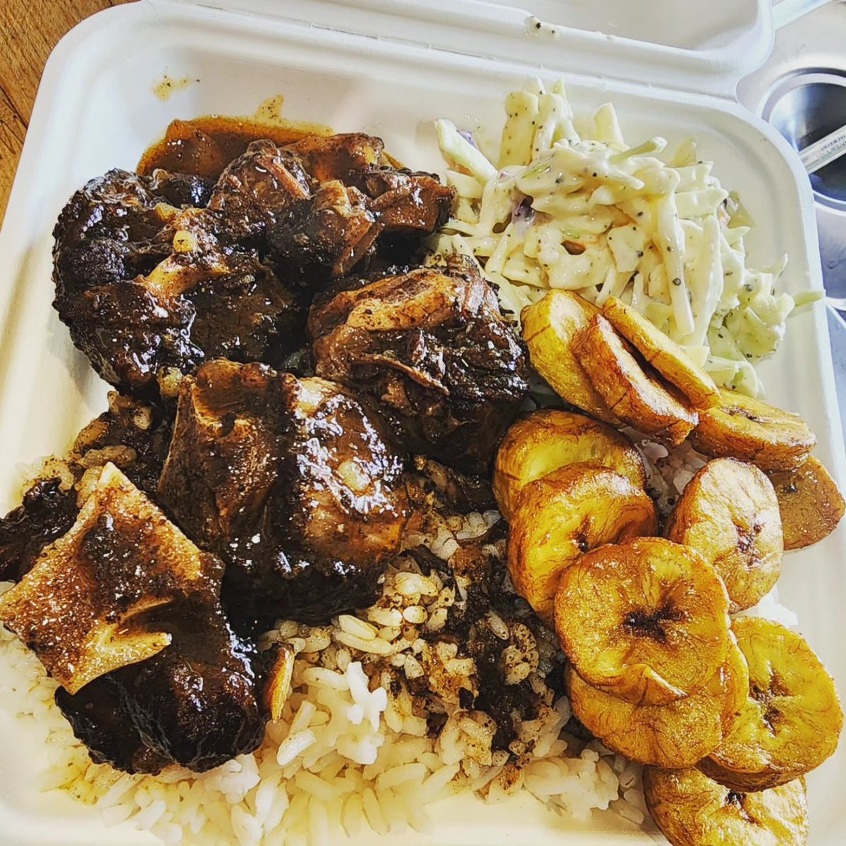 Open Sunday Jun 17 12pm to 8pm Happy Father's Day 💙 #localbusiness #localrestaurant #fathersdayweekend #caribbeanfood #jamaicanfood #TrinidadAndTobago #trinifood #curry #stew #jerk #spicyfood #roti #doubles #pholourie #oxtailstew #currygoat 

 Localrestaurant