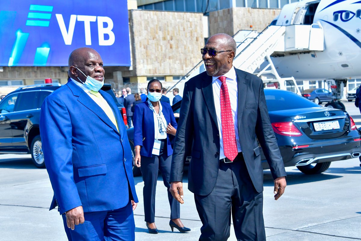 The former Prime Minister of Uganda, Dr. Ruhakana Rugunda has arrived in Russia for the peace talks aimed at ending the Russia-Ukraine war.

He is representing President @KagutaMuseveni in the mediation talks, he was received by the Ambassador of Ug to Russia, Moses. K. Kizige.