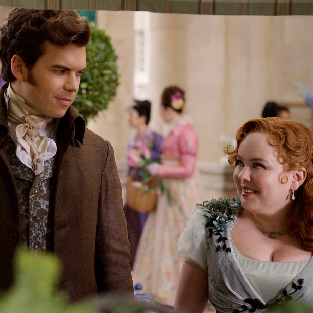 NetflixID's tweet photo. Intip penampakan pertama Penelope &amp; Colin di Bridgerton Season 3! #TUDUM https://t.co/SwIQTsF1Bn