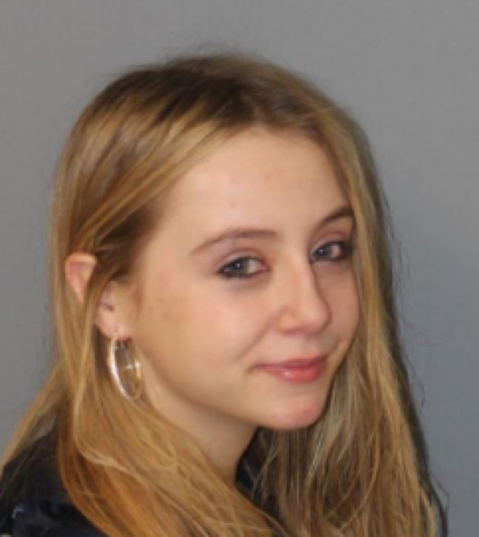 Glastonbury , CT | Cassidy Lawlor, 18-years-old and  she’s been missing since Thursday, 

48 hours later she sent a text to family members saying she was in distress. 

If anyone has information on Cassidy’s whereabouts, call Glastonbury police at 860-633-8301 or 911.