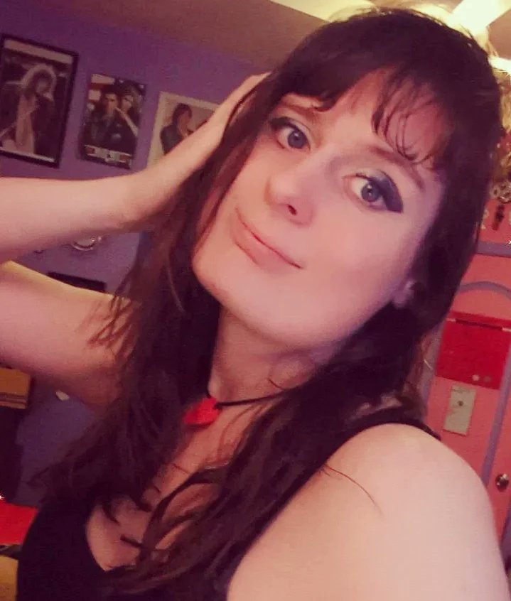jessicam060801's tweet photo. Aside from making music, I've also been experimenting with different makeup looks💄

Here's the look from yesterday 🤍🖤

#aesthetic #beauty #eyeshadow #eyeshadowlook #makeuplook #makeup https://t.co/N2FTgRSdcL