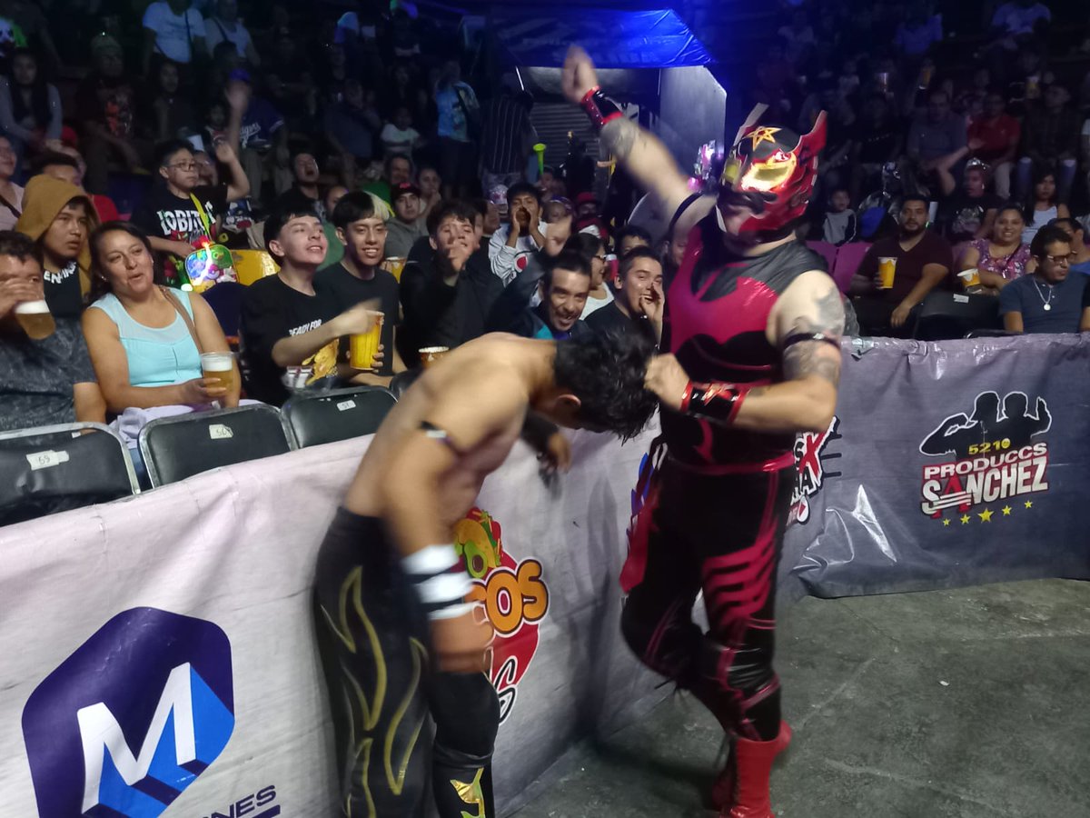 LaTijeraLucha's tweet photo. Se abre el telón en el #TemploDeLaMagiaLuchistica en la función dedicada a los rudos de casa, #QuePadresLuchones, donde el talento de Hidalgo abre la cartelera con triunfo de #Dariux y #DragonRoss ante #JoshRios y #MrChivo, obteniendo las primeras monedas...
#latijeraluchalibre https://t.co/k2VhIKAbmT