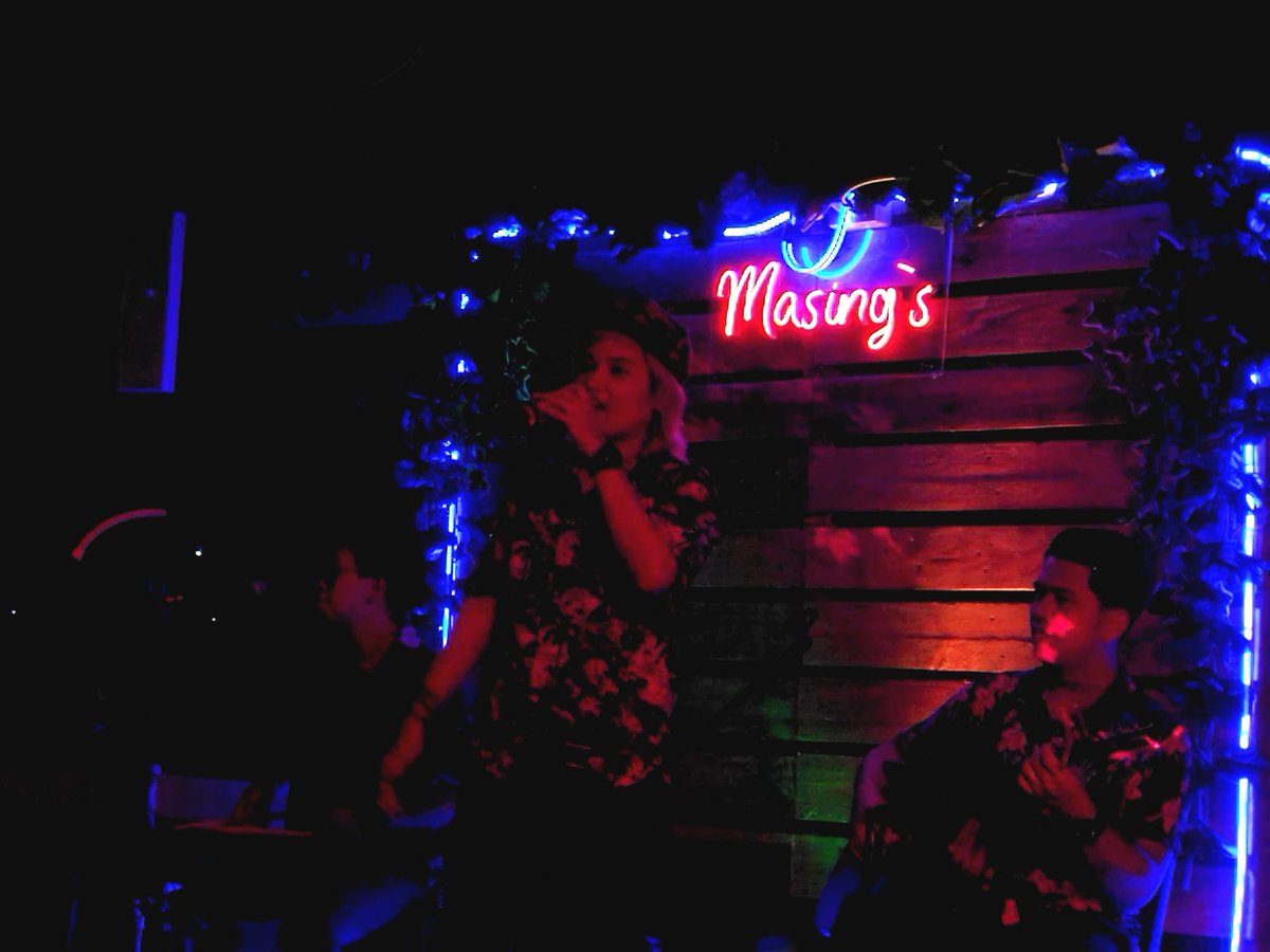 At Masing's

#USHERGOLDACOUSTICBAND
#DAVAOMUSICIAN
#DavaoVox #gig #goldvaron #gold #leadvox #davaosinger #philippines #singer #acousticband #trioband #4pcband