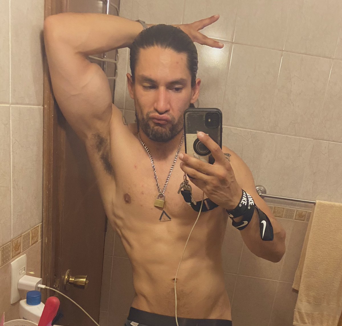 ShunoEle's tweet image. Y eske a veces olvido que en Twitter tmb hay k subir algo uwu 🫰🏼