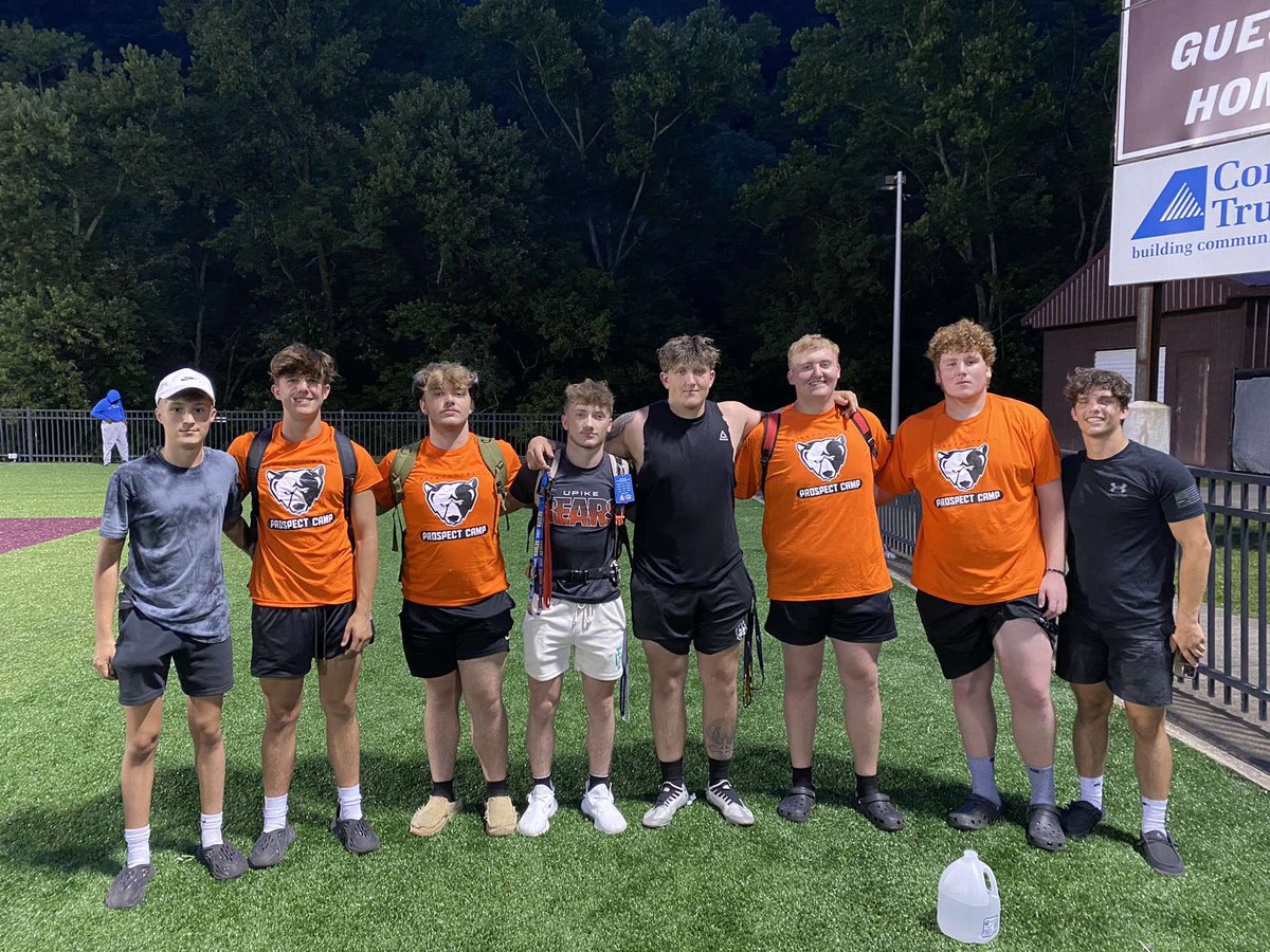 stepp_gavin's tweet photo. Upike football prospect camp 🐻#upikebears https://t.co/qfnIvp3JR8