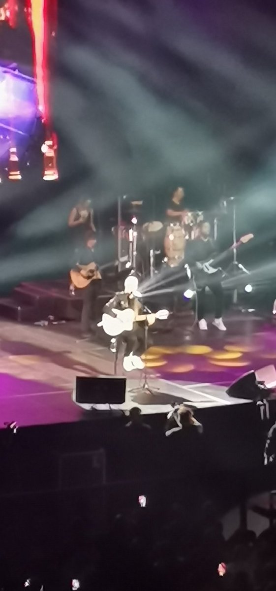 Miguel_Javee's tweet photo. Viendo a @albertoplaza...

Disfrutando el show

Gracias por el regalo https://t.co/11pl5e7Ch6