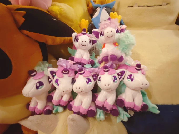 #84めてポケカ会 本当にいつもここに来るとエネルギーチャージできて明日からも頑張ろうってなれる場所。 いつも温かく迎えてくれてありがとうございます 今回のカードも素敵なイラスト多くて大満足…!!ミュウツーかっこよ!