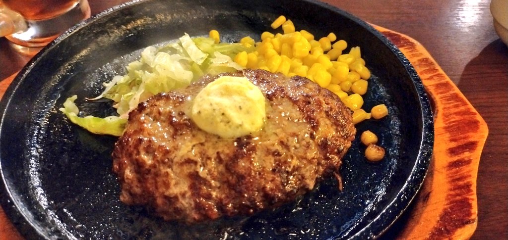 Mii20131212's tweet photo. #TwinTree #ハンバーグ #ランチ
朝ごはんは大好きなツインツリーさん😍
ワタシはいつものプレーンハンバーグ(ごはん半分弱旦那さんにあげた)、旦那さんはハンバーグカツレツです😙💕
美味しいしボリュームたっぷりで安い❣️❣️
最高ですな🥰💕💕💕 https://t.co/szdySZ4dCZ