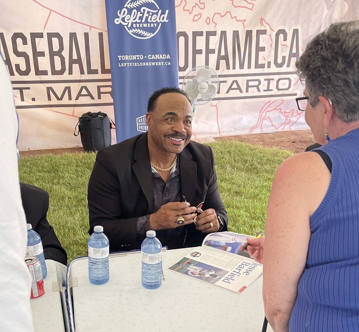 Glew: Jays fans show love for Barfield at his Canadian ball hall induction ow.ly/3LkH50ORbKm By: Kevin Glew (@coopincanada) @CDNBaseballHOF #BlueJays