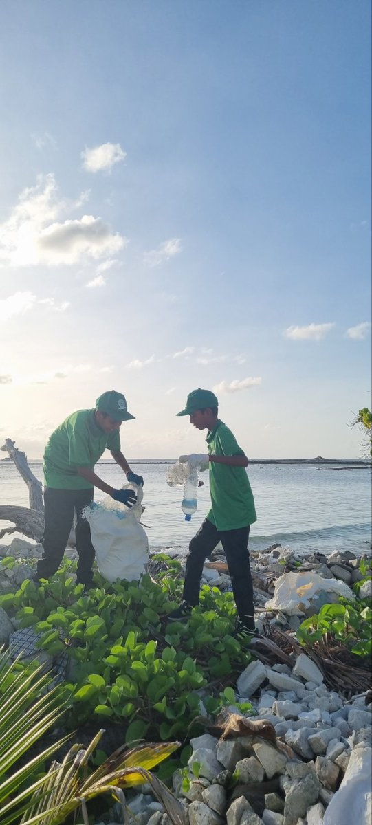 Gulhee_School's tweet photo. Mega Cleaning 2023

@MoEdumv 
@parleyforoceans https://t.co/hwhe1xRTRs