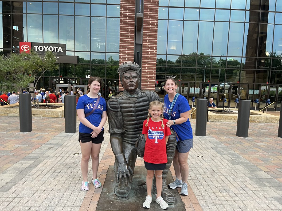Julie Freshwater (@ikefreshwater) on Twitter photo What’s up <a href="/Pudge_Rodriguez/">Ivan Pudge Rodriguez</a> ?! You were a legend of the game and enjoyed catching a Rangers game while we were in town. I had my girls try to catch like you…it didn’t quite work out 😂 What’s up <a href="/Pudge_Rodriguez/">Ivan Pudge Rodriguez</a> ?! You were a legend of the game and enjoyed catching a Rangers game while we were in town. I had my girls try to catch like you…it didn’t quite work out 😂