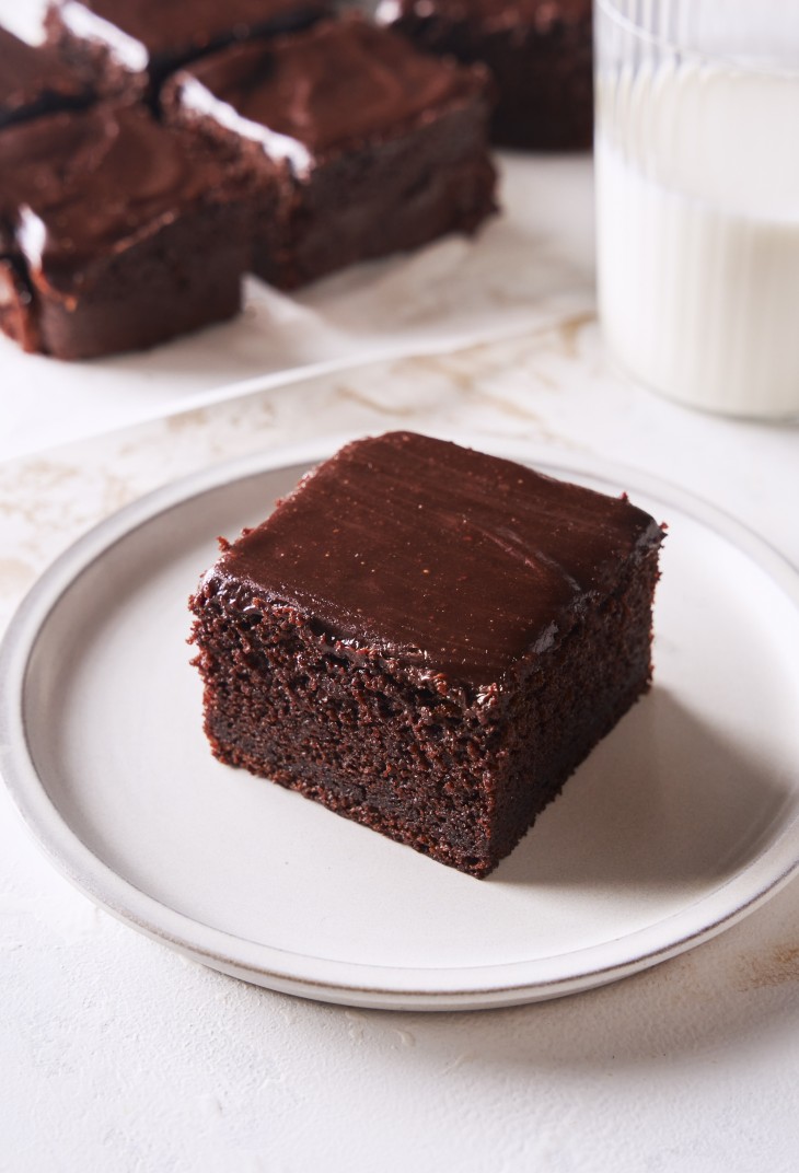 DreamyTechGirl's tweet photo. Chocolate Ganache Cake!
recipe @ https://t.co/Wbl5fYlSn0 https://t.co/UawoDXxMRL