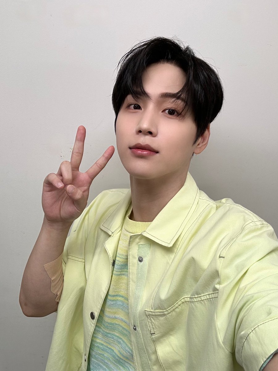GamsagroupE's tweet photo. 1부 시작 ~ 같이 즐겨요 ^^ 
#김국헌
#kimkookheon
#kookheon https://t.co/4j6mA2Z7NU