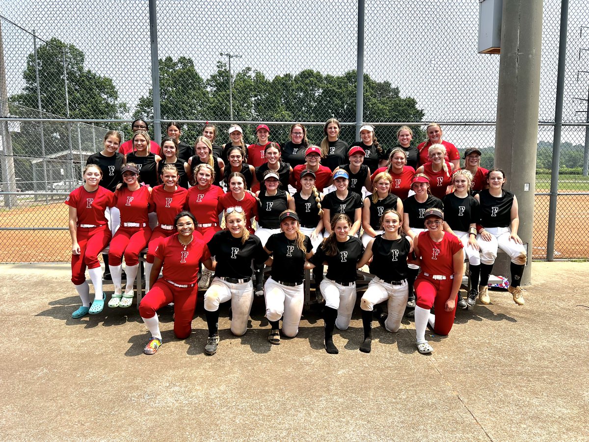 FCTNHill's tweet photo. Start of a fun season with these talented young ladies! 
Proud of the TN chapter with the class and dignity they exhibit on and off the field! The culture created revealed in the smiles! @Firecrackersinc @_PLAYwithHONOR @TNFirecracker16 https://t.co/lBifNWZExh