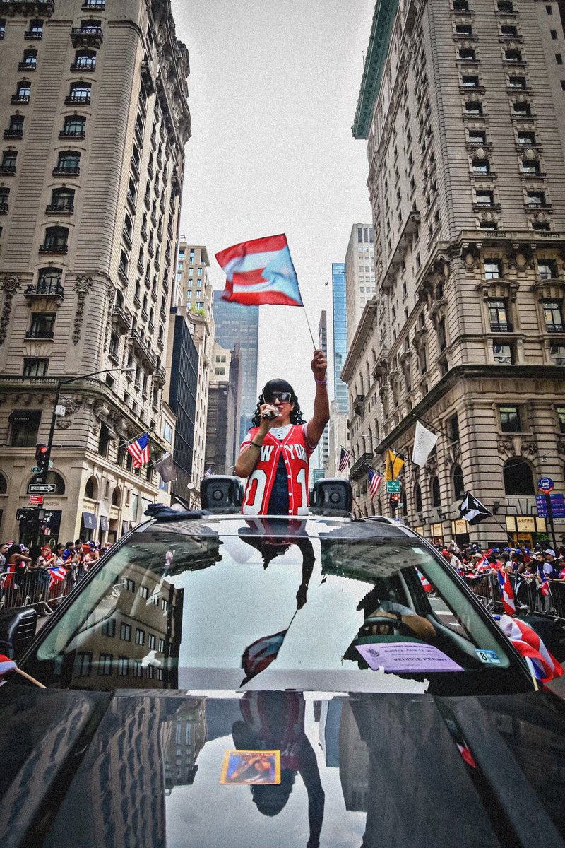 BOSSIEVEE's tweet photo. Photos of the performance at the parade of me 🔥🔥🔥🔥 @QSJRADIOLive @rawrrzonenyc 
#puertorico #NewYorkCity #Brooklyn @ABC @ABC7 https://t.co/jsGz03laXg