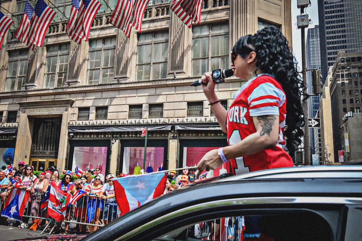 BOSSIEVEE's tweet photo. Photos of the performance at the parade of me 🔥🔥🔥🔥 @QSJRADIOLive @rawrrzonenyc 
#puertorico #NewYorkCity #Brooklyn @ABC @ABC7 https://t.co/jsGz03laXg