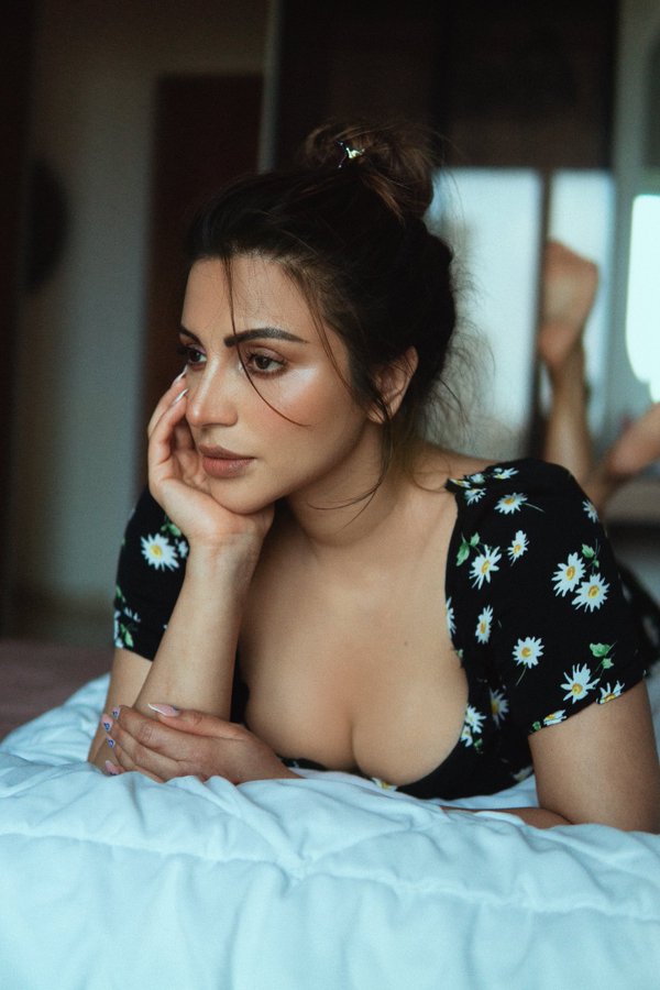 Fy4VSmzWAAAt5f2?format=jpg&name=900x900