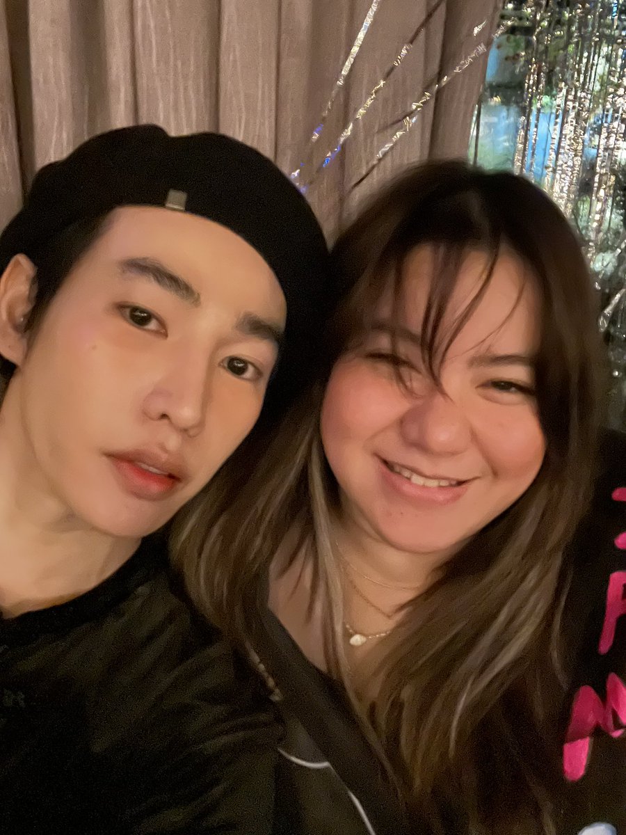 peckpalit's tweet image. ชั้นบอกแล้วว่าวันนึงเธอต้องเหมือนแม่ เหมือนที่เธอบอกว่ายังไงชั้นก็ต้องเหมือนพ่อ  😅